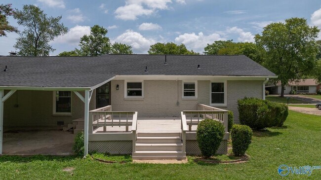 Building Photo - 2017 Shady Ln Dr NW