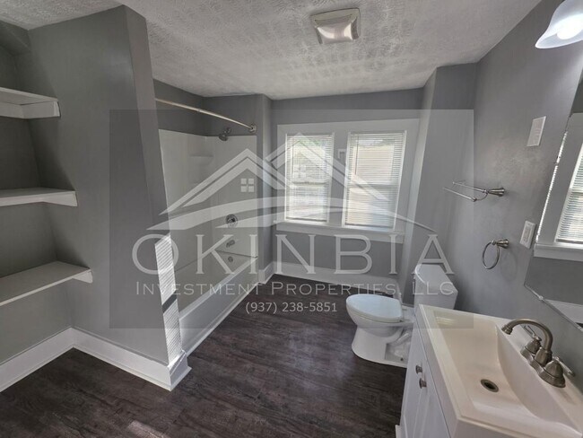 Building Photo - 1815 Catalpa Dr.