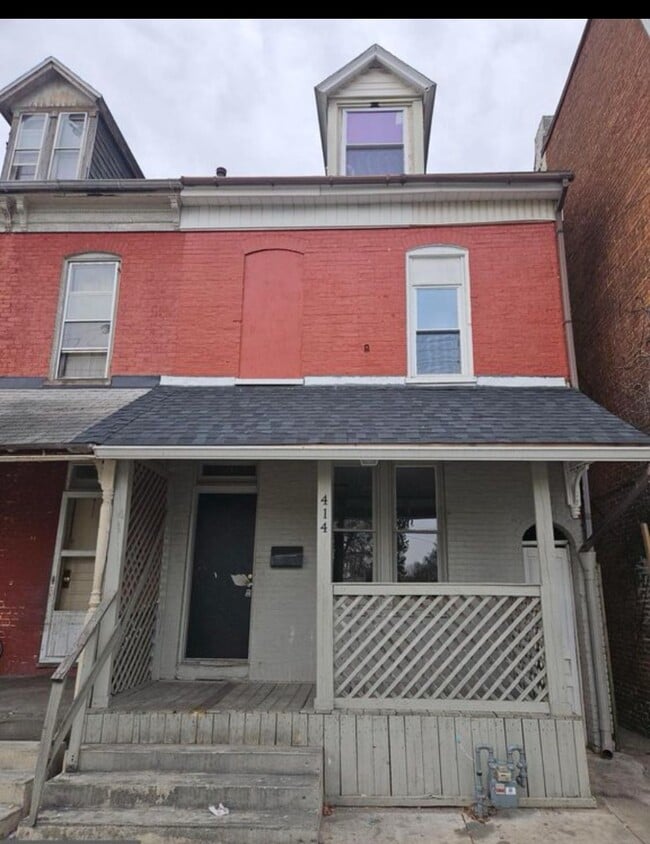 Building Photo - 414 S Pershing Ave