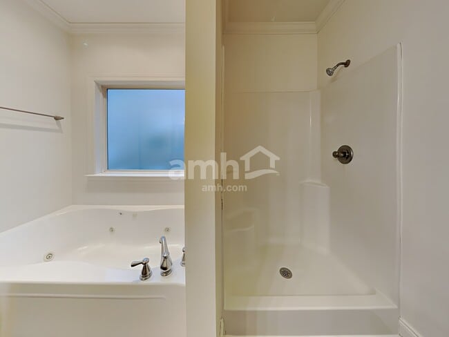 Building Photo - 1514 Dewsbury Dr