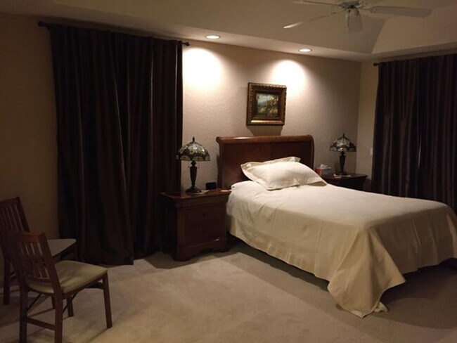 Building Photo - 14044 Aster Ave