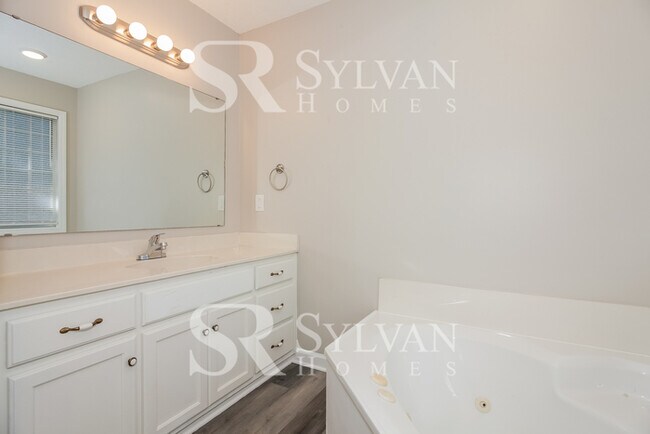 Building Photo - At Last, This Is What You Have Been Searching For!