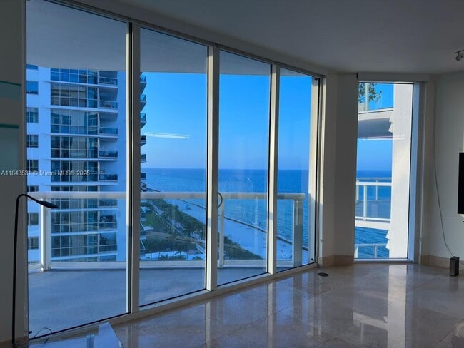 Building Photo - 6515 Collins Ave