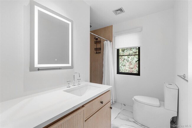 Building Photo - 15 Atterbury Rd