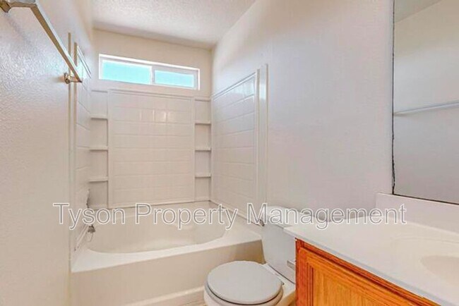 Building Photo - 1817 Sierra Norte Loop NE