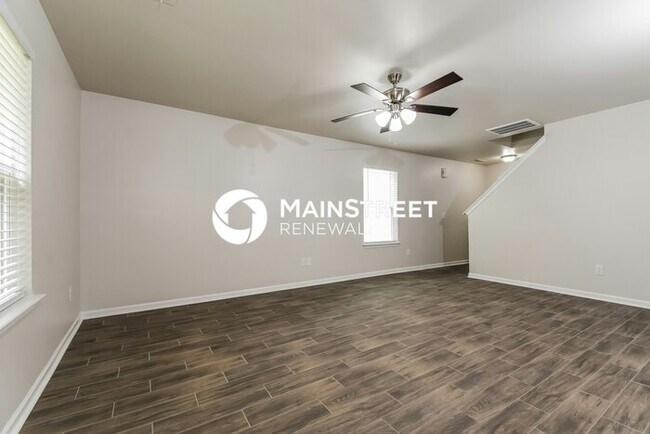 Building Photo - 3 Bedroom Pet-Friendly Home in GREENSBORO,...