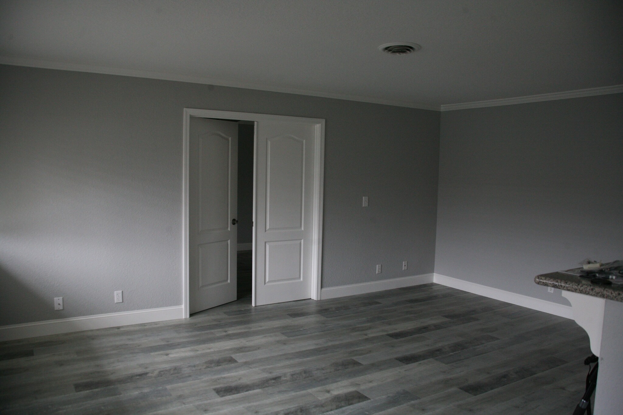 Living room - 2708 Wilson Ave