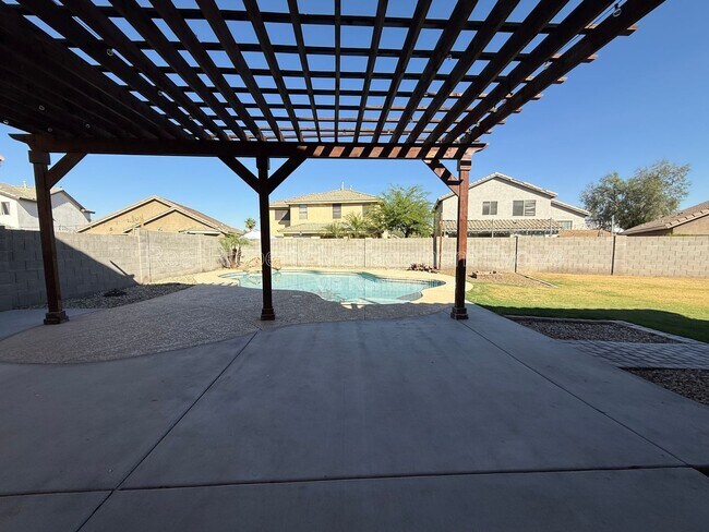 Building Photo - 8014 W Pima St