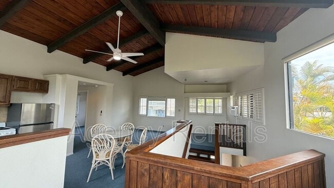 Building Photo - 427 Paumakua Pl