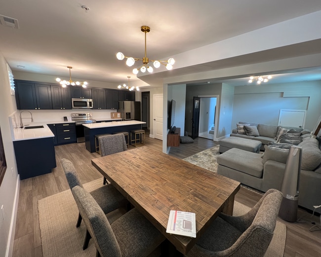 Building Photo - 6108 Waterman Blvd