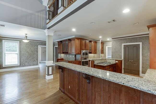 Building Photo - 940 Chateau Forest Rd