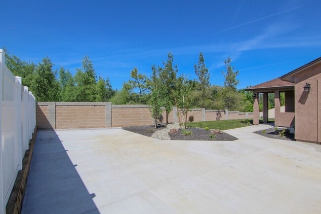 Building Photo - Brand New Build!