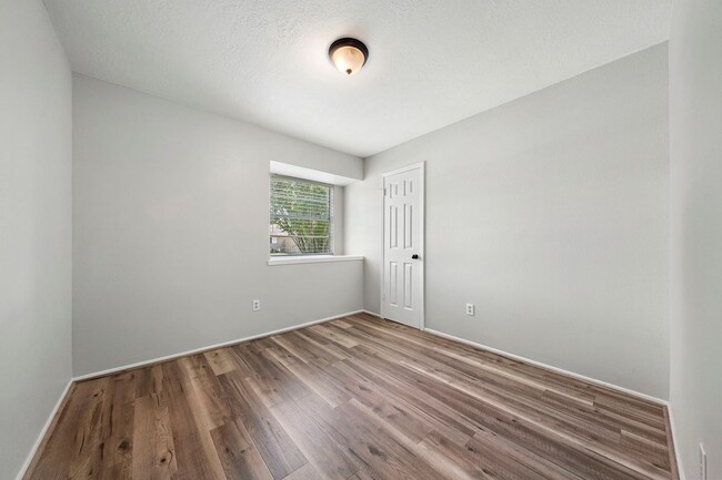 Building Photo - 3002 Heritage House Dr