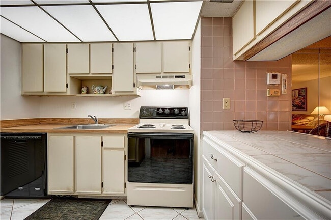 Building Photo - 15469 Lakes of Delray Blvd