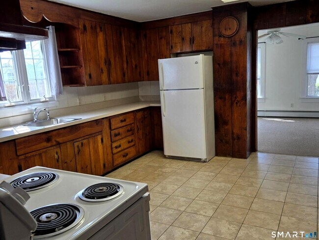 Building Photo - 150 Spencer St