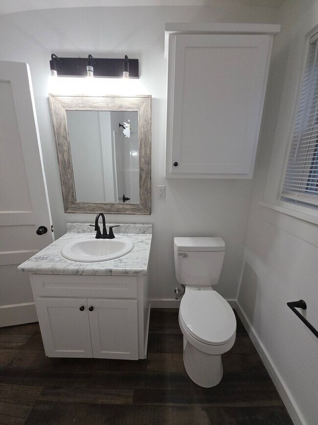 Building Photo - 1315-1317 N. Boston Pl