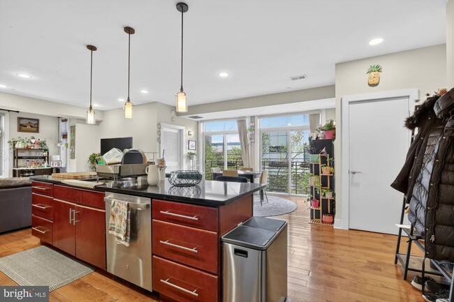 Building Photo - 1535 N Philip St