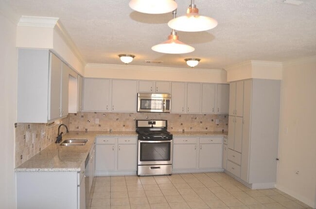 Building Photo - 2439 Colton Hollow Dr