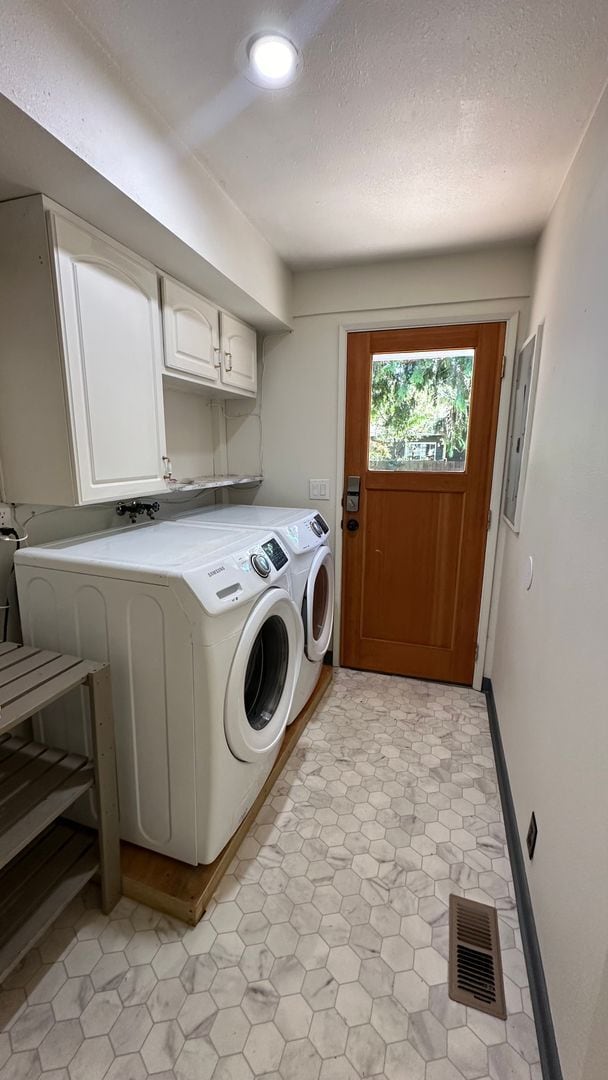 Building Photo - 4bd 2 bath Home in Westmoreland, Portland:...