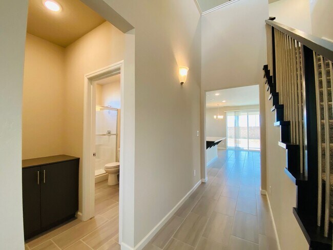 Building Photo - COMING SOON! $2,750 Ashlan & Highland, 4 B...
