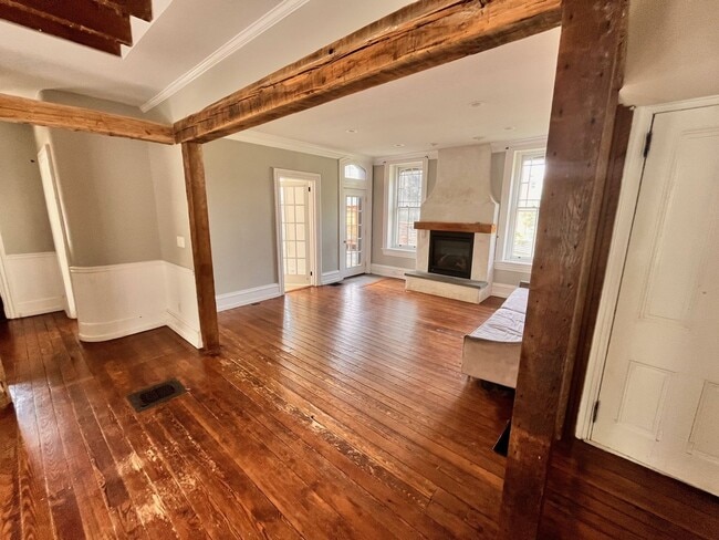 Building Photo - 4811 Horseshoe Pike