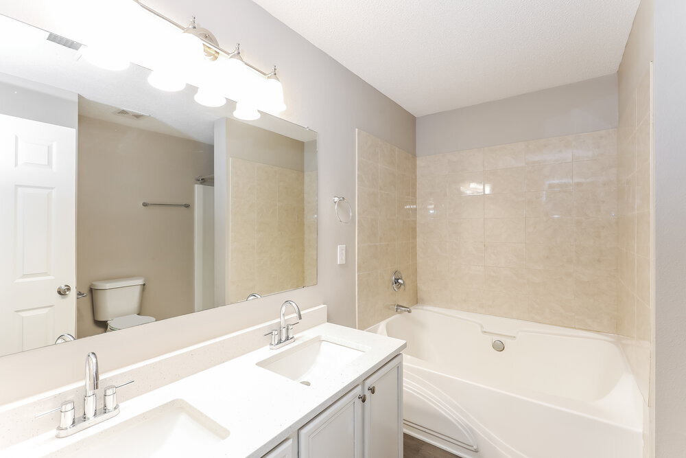 Building Photo - 2009 Farm Hill Ct