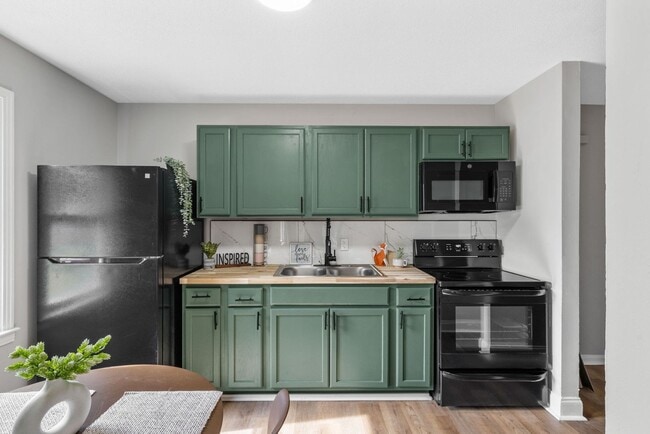 Building Photo - 515 9th St