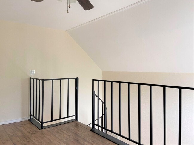 Building Photo - 11530 N May Ave