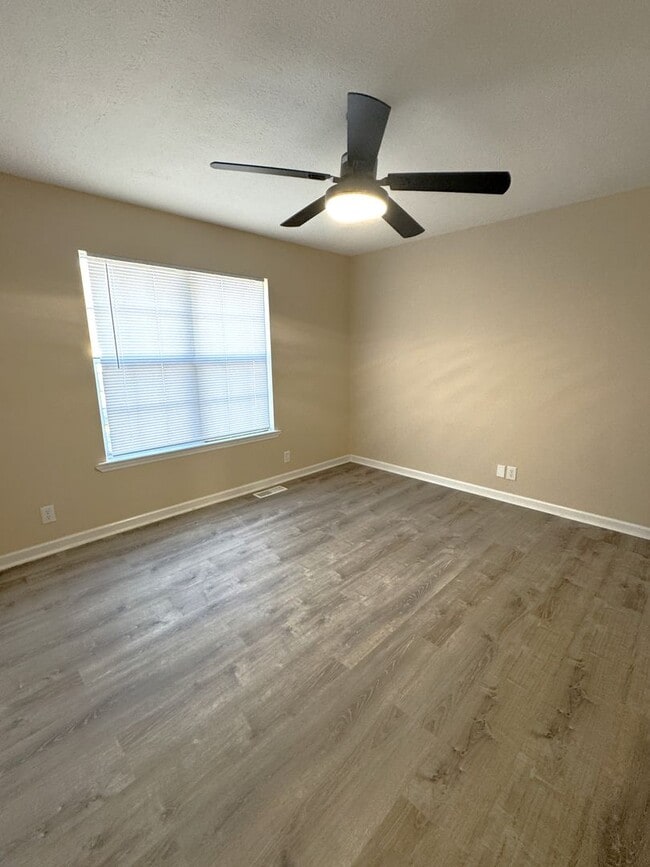 Building Photo - NEW PRICE!  Move-In Ready 3 Bedroom 2 Bath Home in Antioch!