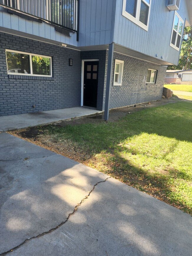 Building Photo - Stunning 2 Bedroom 2 Bathroom Home In Paye...