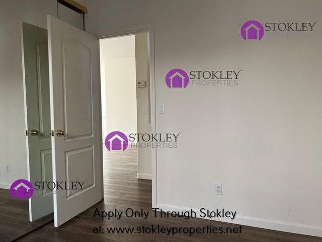 Building Photo - 2133 Bluerock Cir