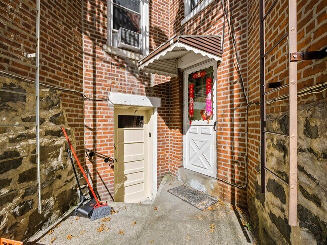 Building Photo - 64 Liberty Pl
