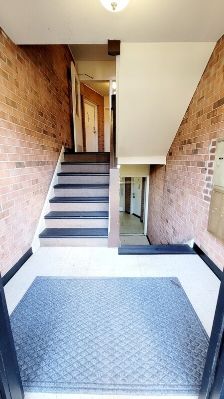 Building Photo - 5616 Crenshaw Rd