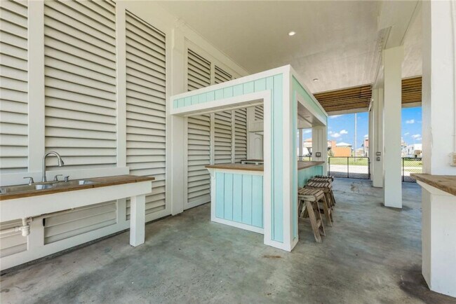 Building Photo - 863 S Selwyn Rd