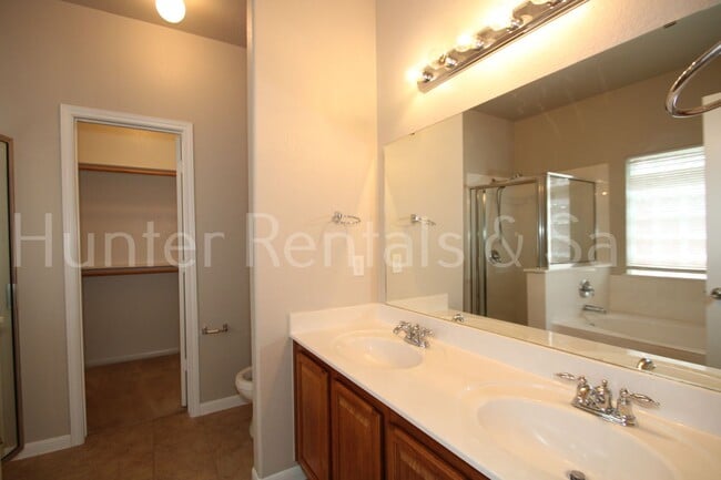 Building Photo - Bridgewood Beauty