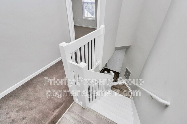 Building Photo - 9365 Glenwater Dr