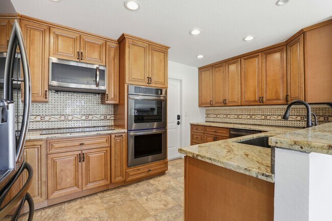 Building Photo - $5495 - Ranch-style home with acreage in West Gilroy's quiet countryside