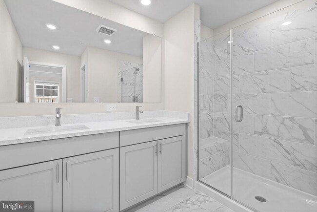 Building Photo - 502 Downswing Rd