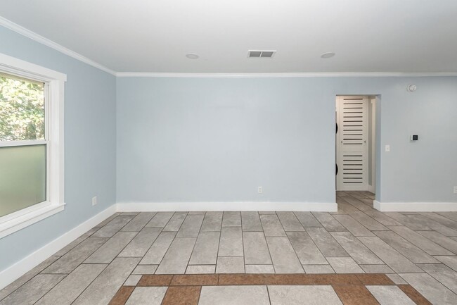 Building Photo - 2 Bedroom, 2 Bathroom Condo in Woodscape - Mt Pleasant