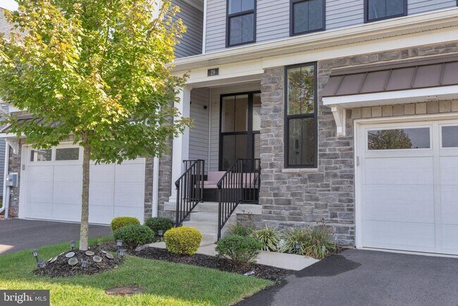 Building Photo - 29 Beachwood Dr