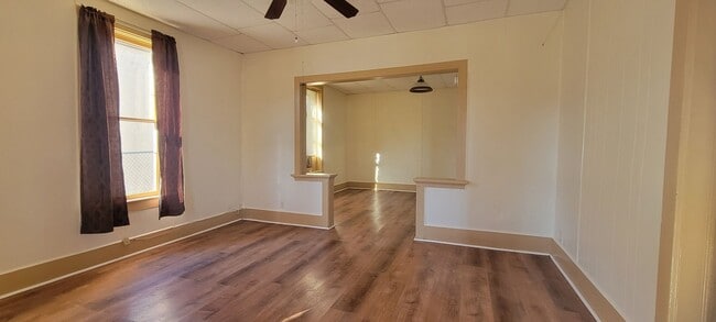 Building Photo - 2 bedroom 1 bath home