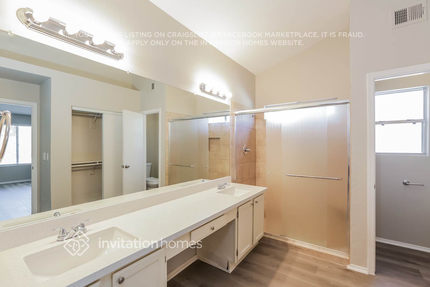 Building Photo - 5930 E Elmwood St