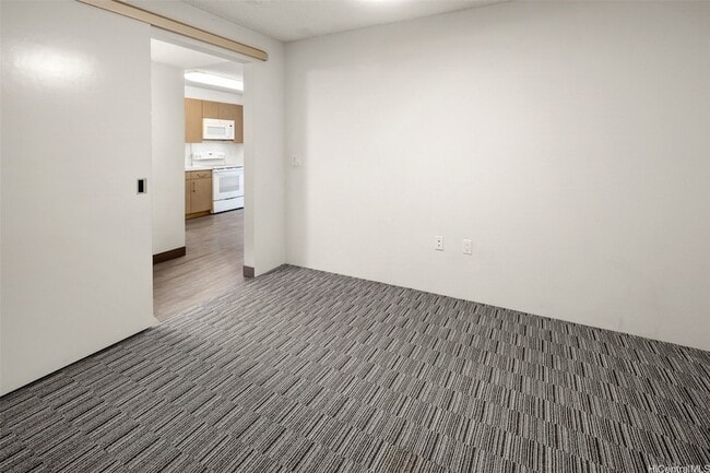 Building Photo - 7000 Hawaii Kai Dr