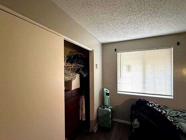 Building Photo - 228 Thorntree Pl