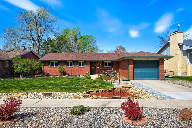 Building Photo - 2118 Monteagle St