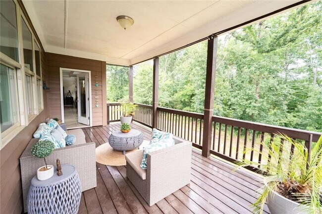 Building Photo - 1451 Torrington Dr