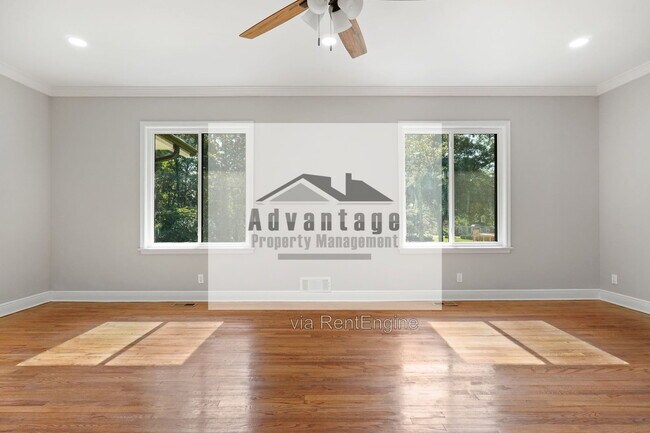 Building Photo - 1099 Pine Valley Rd