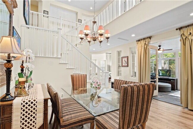 Building Photo - 3 Bedroom Woodlands Home