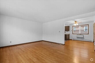 Building Photo - 2 bedroom in Chicago IL 60625