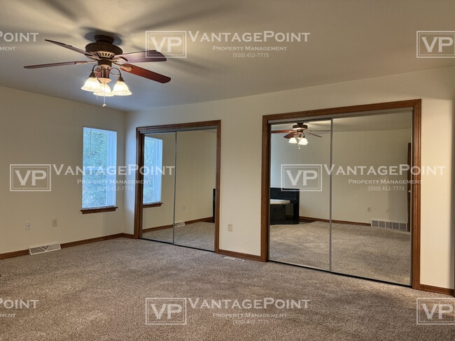 Building Photo - 2071 River Point Ct